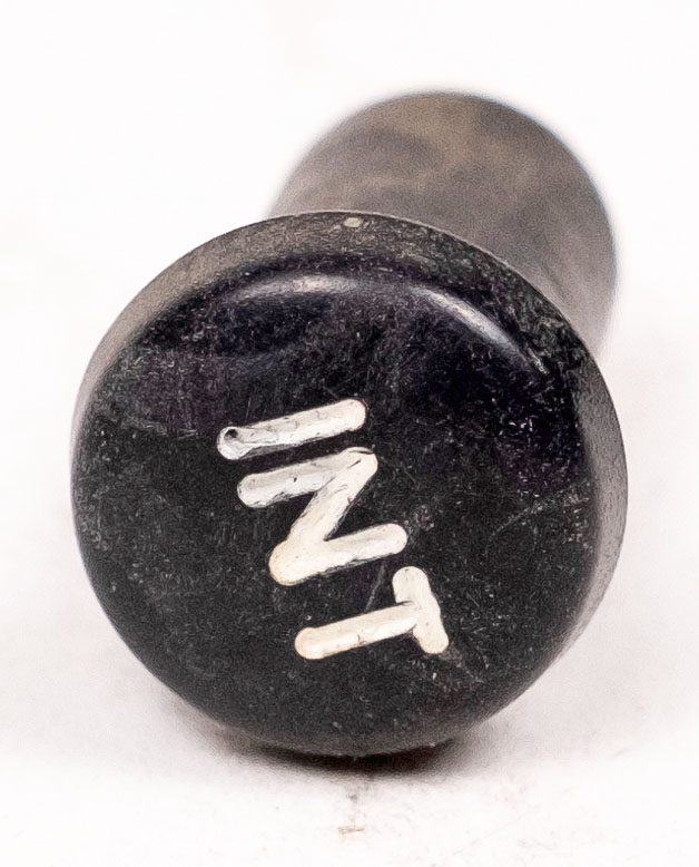 Jaguar Knob Intermediate Lamp